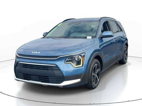 Used 2024 Kia Niro EX FWD image 3