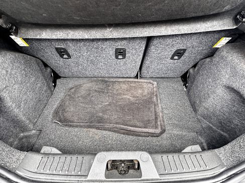 Used 2014 Ford Fiesta SE image 6