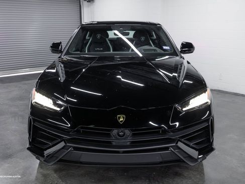 Used 2023 Lamborghini Urus S image 3
