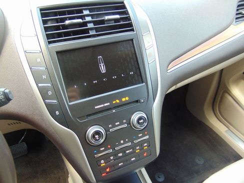 Used 2017 Lincoln MKC Select AWD/4WD image 16