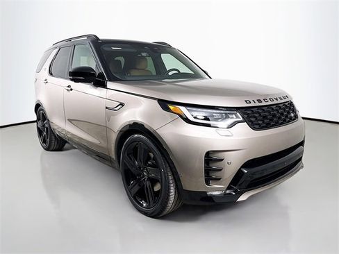 New 2026 Land Rover Discovery Dynamic SE image 3