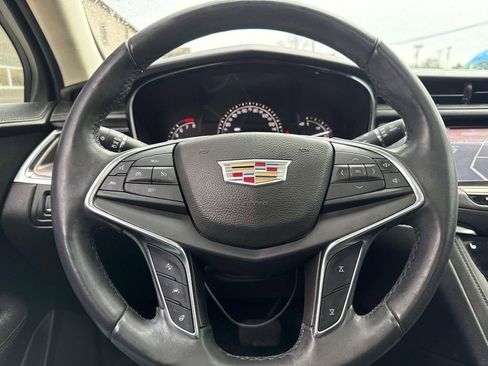 Used 2017 Cadillac XT5 Luxury w/ Driver Awareness Package image 18