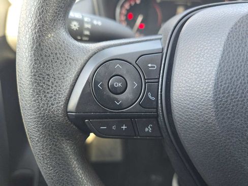 Used 2025 Toyota RAV4 LE FWD image 31