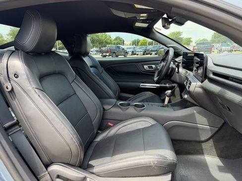 Used 2025 Ford Mustang GT Premium RWD image 27