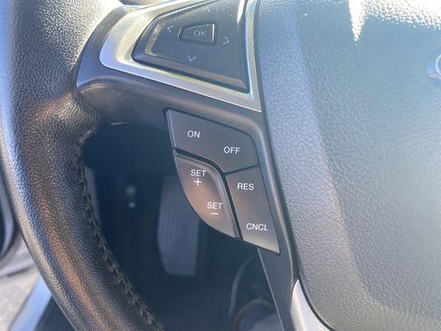 Used 2018 Ford Fusion Titanium image 11