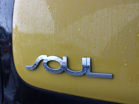 Used 2014 Kia Soul ! w/ Sun & Sound Package FWD image 6