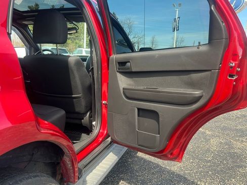 Used 2010 Ford Escape XLT image 40
