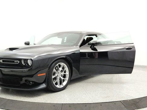 Used 2022 Dodge Challenger GT image 9