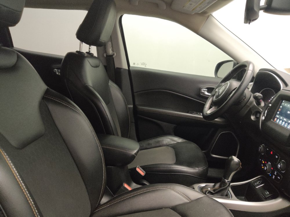 Used 2019 Jeep Compass Latitude FWD image 21