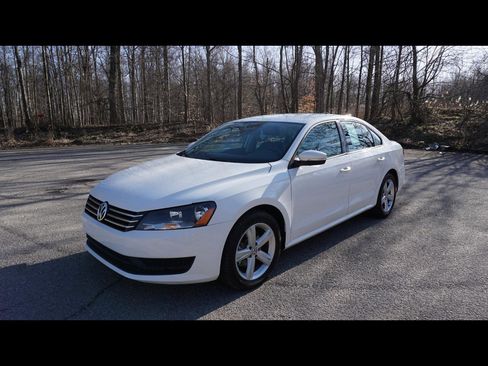 Used 2014 Volkswagen Passat 1.8T Wolfsburg Edition FWD image 1