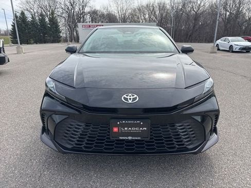 Used 2026 Toyota Camry SE w/ Convenience Package image 4