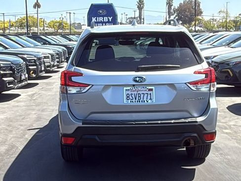 Used 2020 Subaru Forester Premium AWD/4WD image 5