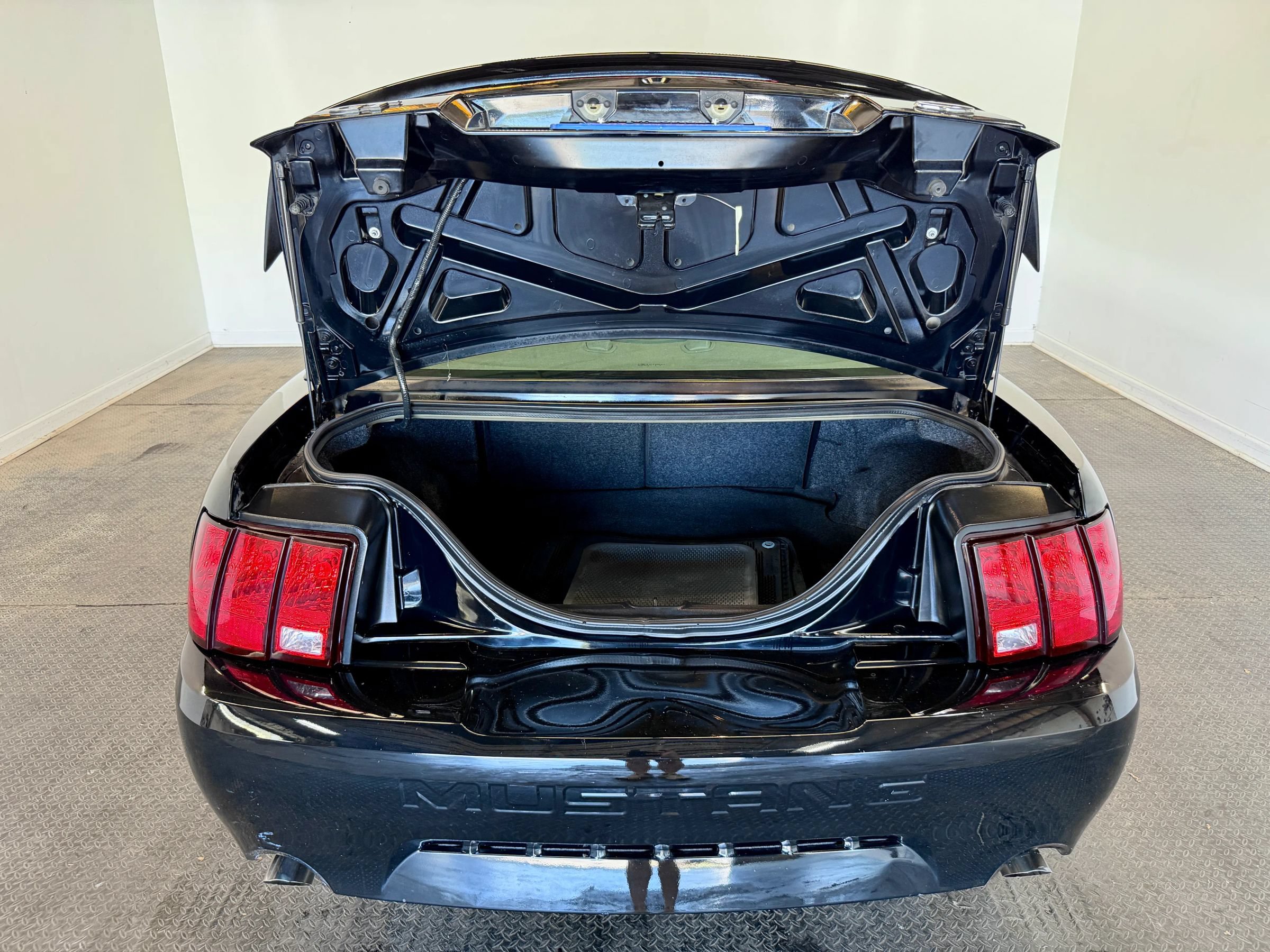 Used 2001 Ford Mustang GT RWD image 30