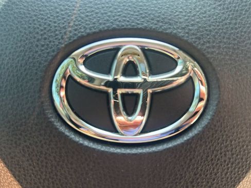Used 2022 Toyota RAV4 XLE Premium FWD image 35