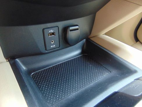 Used 2015 Nissan Rogue SL image 24