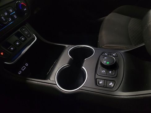 Used 2020 GMC Terrain SLE w/ Driver Convenience Package AWD/4WD image 26