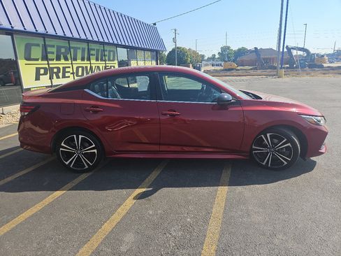 Used 2022 Nissan Sentra SR w/ Trunk Package image 6