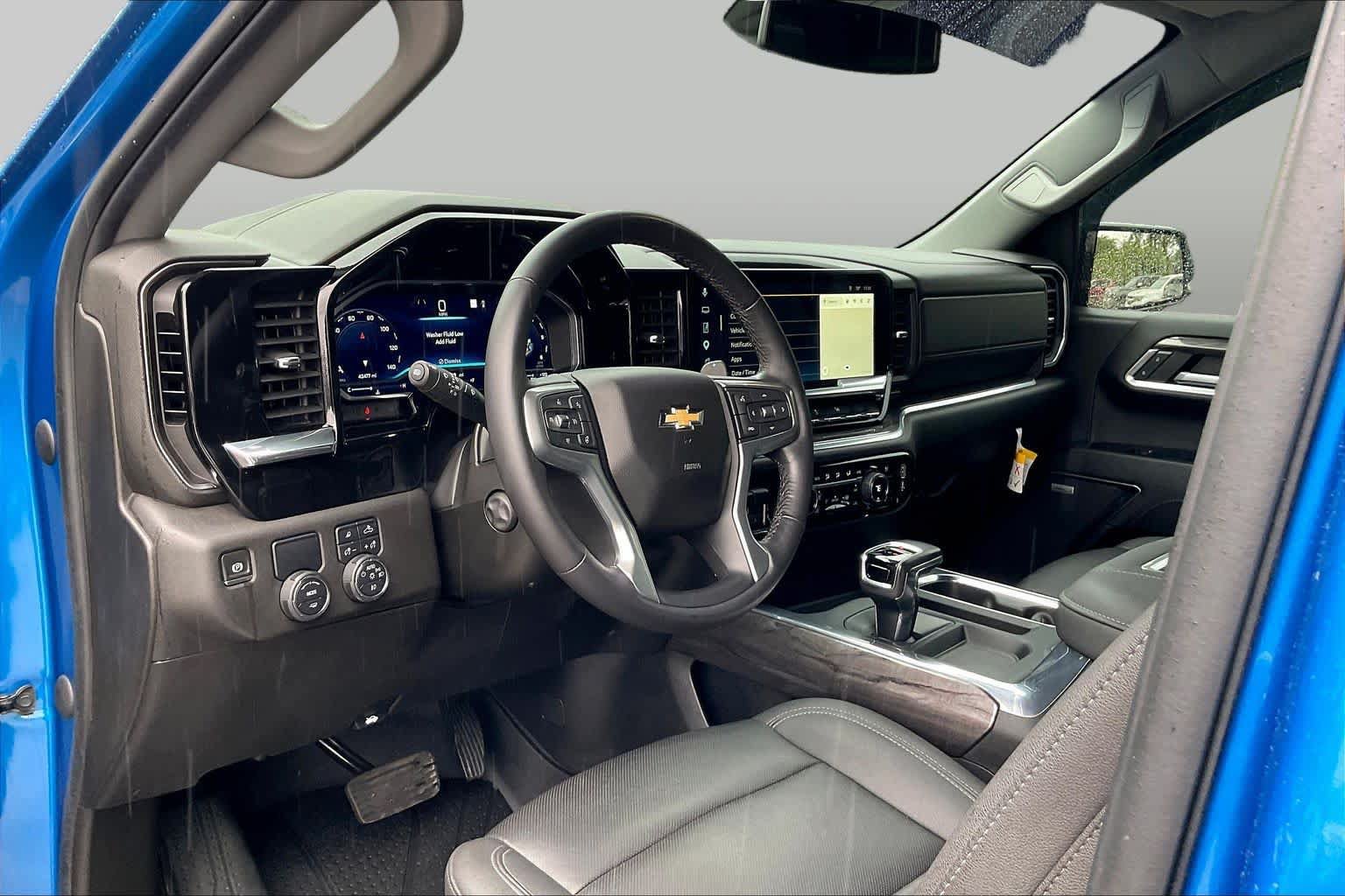 Used 2022 Chevrolet Silverado 1500 LTZ w/ LTZ Convenience Package II RWD image 17