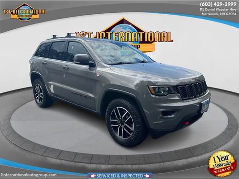 Used 2021 Jeep Grand Cherokee Trailhawk AWD/4WD image 2