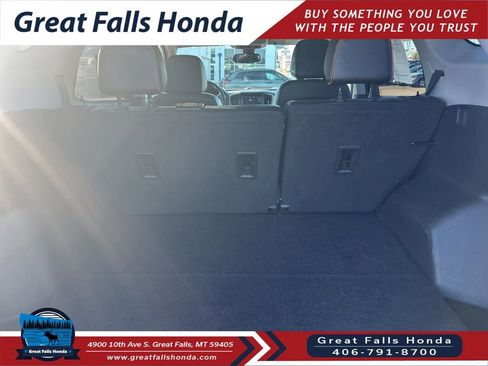 Used 2023 GMC Terrain AT4 image 8