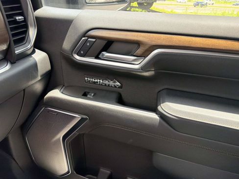 Used 2024 Chevrolet Silverado 1500 High Country w/ High Country Premium Package AWD/4WD image 23