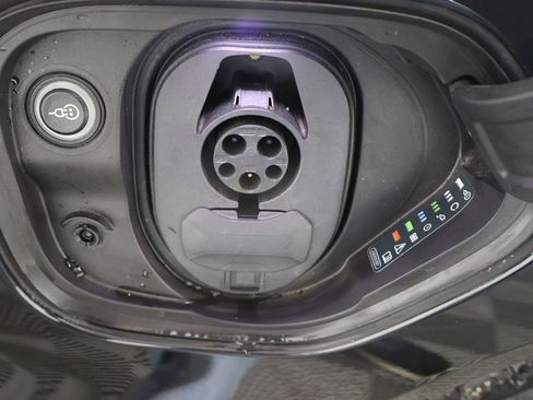 Used 2023 Audi e-tron GT Premium Plus image 18