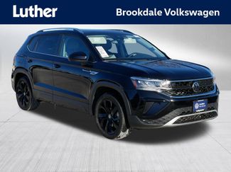 Certified 2022 Volkswagen Taos SE video 1