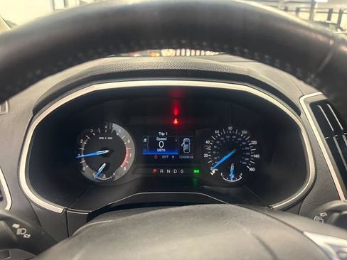 Used 2018 Ford Edge SEL w/ Cargo Accessory Package AWD/4WD image 23