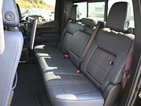 Used 2023 Chevrolet Silverado 1500 High Country AWD/4WD image 12