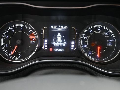 Used 2020 Jeep Cherokee Latitude Plus w/ Comfort/Convenience Group image 18