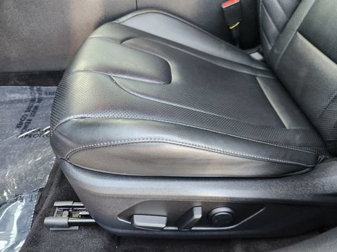 Used 2024 Hyundai Elantra Limited FWD image 25