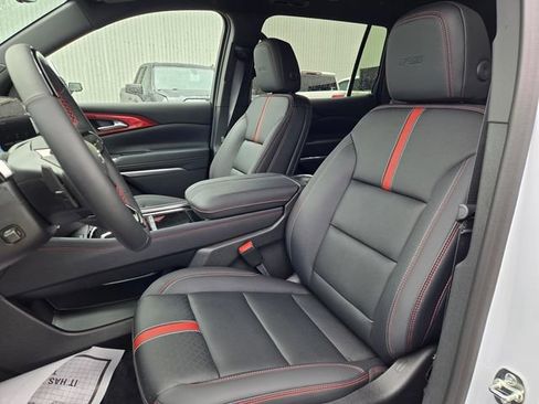 New 2026 Chevrolet Traverse RS AWD/4WD image 14
