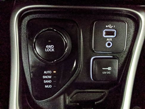 Used 2021 Jeep Compass Latitude w/ Convenience Group AWD/4WD image 12