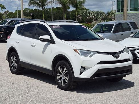 Used 2018 Toyota RAV4 XLE FWD image 3