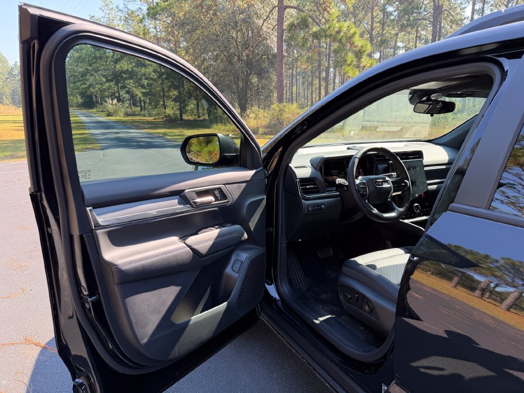 New 2027 GMC Terrain Elevation w/ Elevation Premium Package FWD image 11