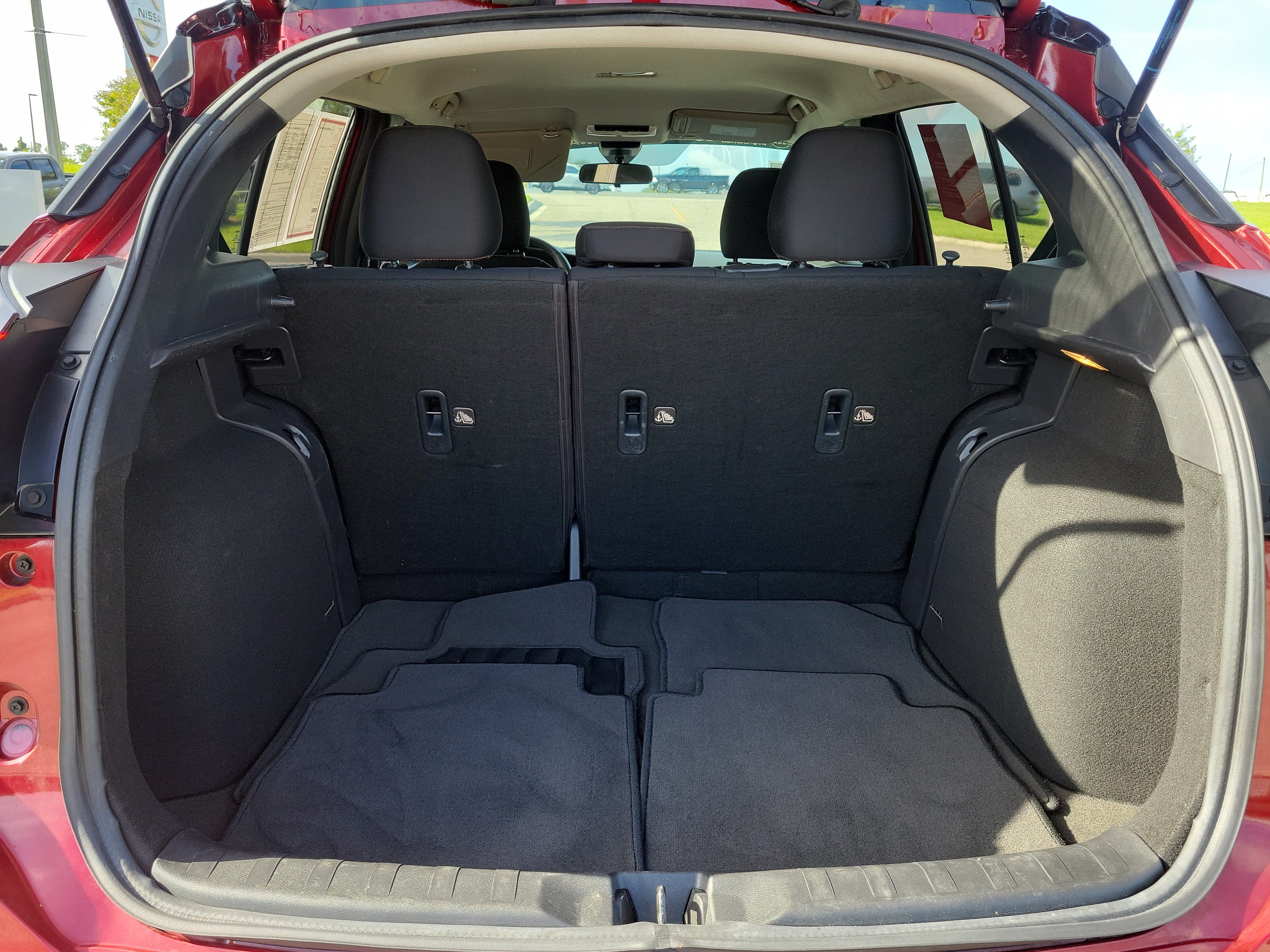 Certified 2023 Nissan Kicks SR FWD image 11