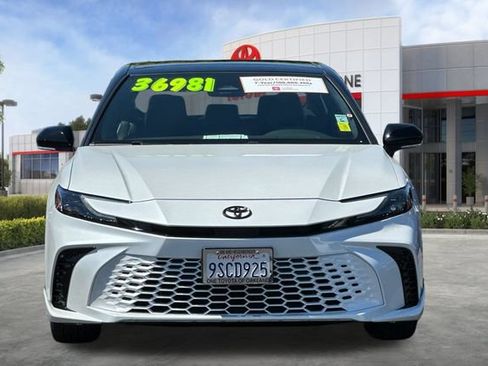 Used 2025 Toyota Camry XSE FWD image 11