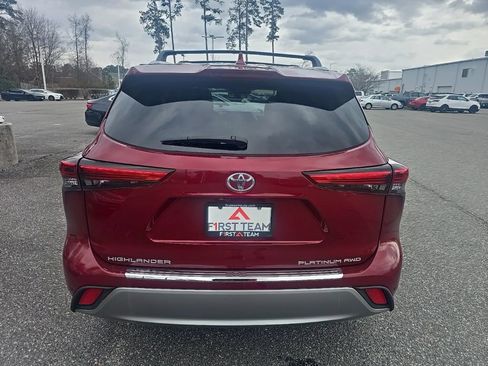 Used 2021 Toyota Highlander Platinum image 6