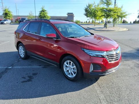 Certified 2024 Chevrolet Equinox LT FWD image 3