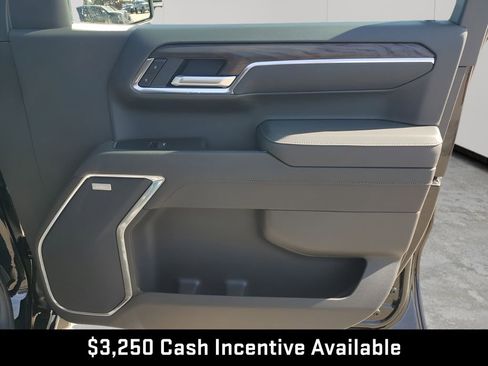 New 2026 GMC Sierra 1500 SLT AWD/4WD image 15