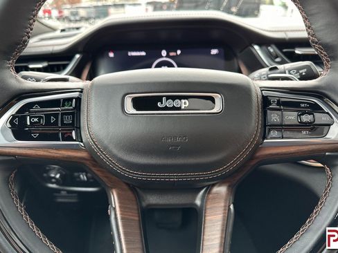 Used 2023 Jeep Grand Cherokee L Summit w/ Advanced Protech Group IV image 31