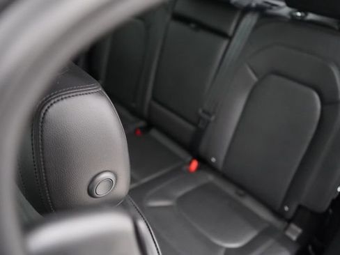 Used 2024 Land Rover Defender 110 S image 36