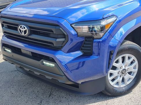 Certified 2024 Toyota Tacoma SR5 AWD/4WD image 2