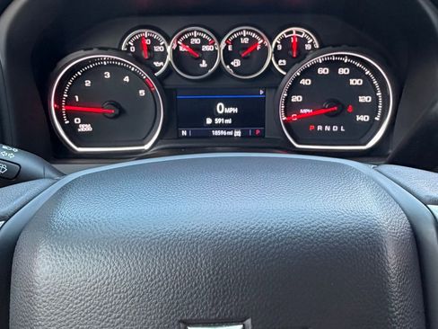 Used 2022 Chevrolet Silverado 2500 LTZ w/ LTZ Convenience Package image 12