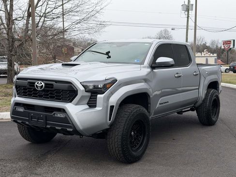 Used 2025 Toyota Tacoma TRD Sport image 23