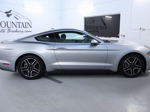 Used 2023 Ford Mustang Premium image 8