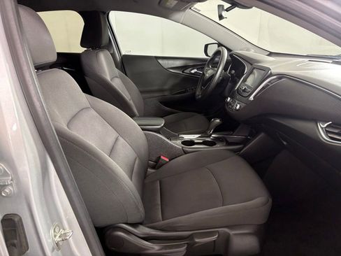 Used 2018 Chevrolet Malibu LT FWD image 37