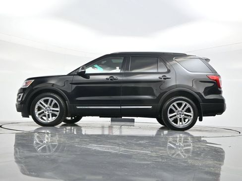 Used 2016 Ford Explorer XLT w/ Equipment Group 202A AWD/4WD image 55