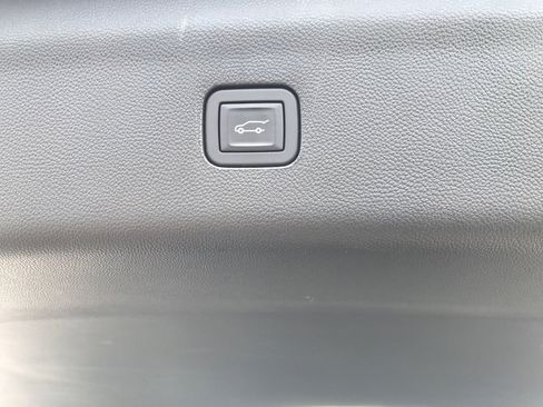 Used 2024 Buick Enclave Avenir w/ Avenir Technology Package AWD/4WD image 21