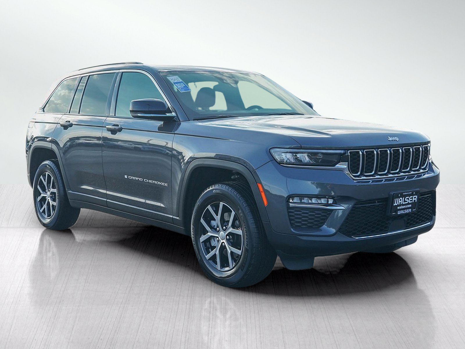 Used 2024 Jeep Grand Cherokee Limited w/ Trailer Tow Package AWD/4WD image 7